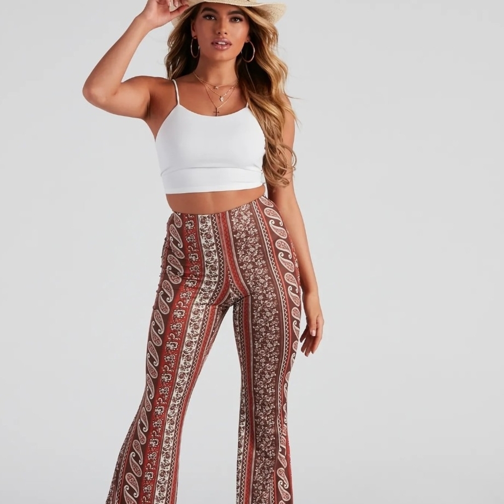 Chic Paisley Flare Pants in Brown